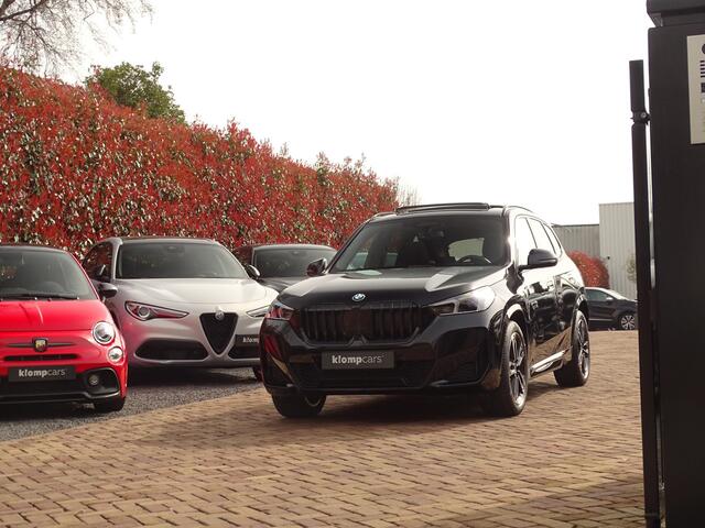 BMW X1 xDrive23i | M-Sport | Harman/Kardon | Panoramadak | Head-up | Full Options!