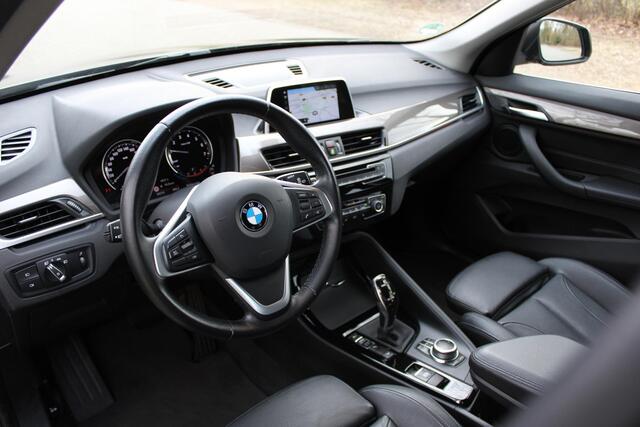 BMW X1 xDrive20i X-Line, Leer, Navi, LED, Trekhaak, Sportstoelen, Stoelverwarming, Alarm, Adaptief onderstel, etc.