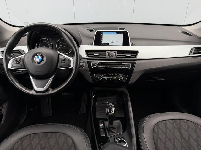 BMW X1 sDrive18i High Executive Automaat Navigatie/Trekhaak/LED.