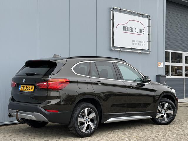 BMW X1 sDrive18i High Executive Automaat Navigatie/Trekhaak/LED.