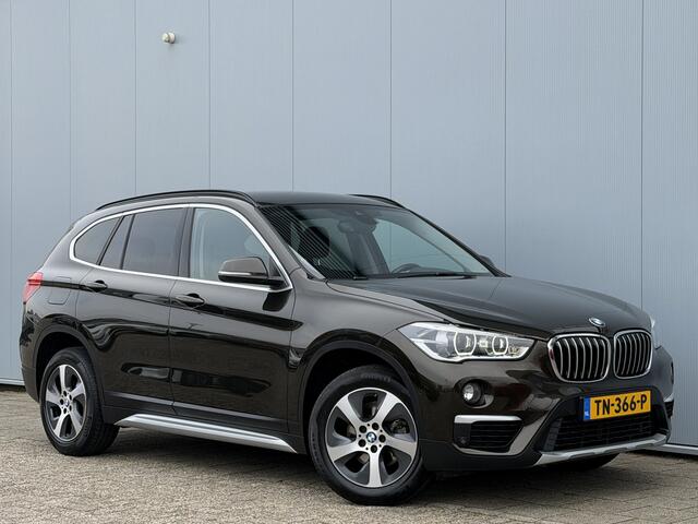 BMW X1 sDrive18i High Executive Automaat Navigatie/Trekhaak/LED.