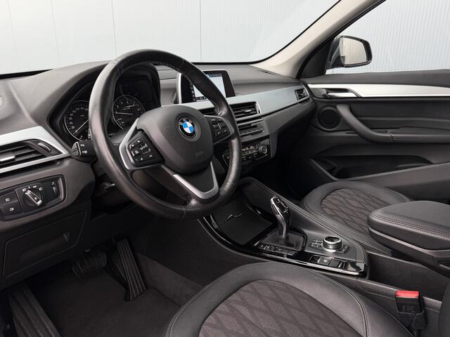 BMW X1 sDrive18i High Executive Automaat Navigatie/Trekhaak/LED.