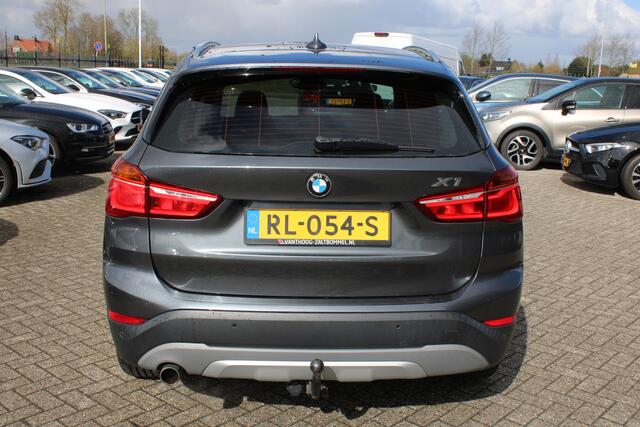 BMW X1 sDrive18i Automaat Executive X-Line Sportstoelen 18'' NAVI TREKHAAK