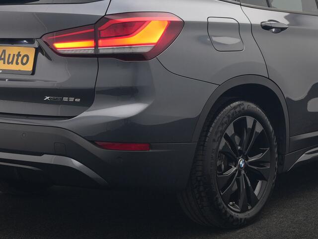 BMW X1 xDrive25e Sportline PHEV 221pk Dealer O.H. | Camera | Sportstoelen Verwarmd | Sfeerverlichting | Keyless | Navigatie | Cruise Control | DAB | Plug In Hybrid |