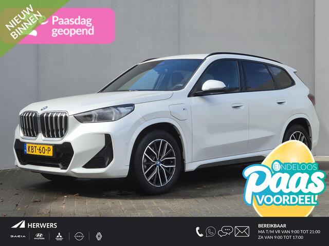BMW X1 xDrive25e M-Sport Automaat / Accu SOH 96,33% / Trekgewicht 1.700 kg / Stuur- & Stoelverwarming / elektrisch achterklep / Apple Carplay Android Auto / Harman Kardon Audio Systeem / Achteruitrijcamera / cruise control adaptief /