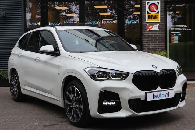 BMW X1 xDrive25e 220pk M-Sport Shadow Line Pano/LED/Keyless/Navi+/Sfeer/Leder Dakota/DAB/19"