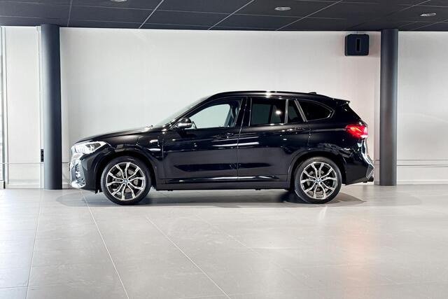 BMW X1 xDrive25e | M Sport | Comfort Access | Stoelverwarming | Head-Up display |
