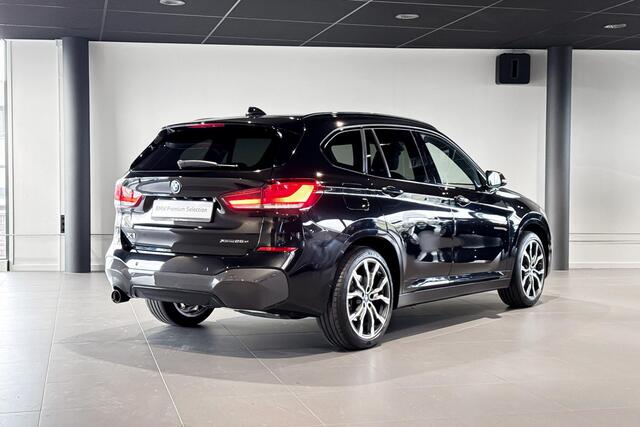 BMW X1 xDrive25e | M Sport | Comfort Access | Stoelverwarming | Head-Up display |