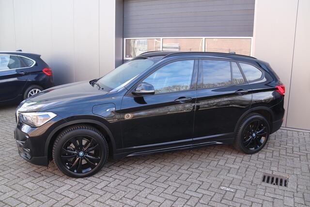 BMW X1 xDrive25e High Plug-in Executive Automaat, Stoelverwarming, Camera, Navi