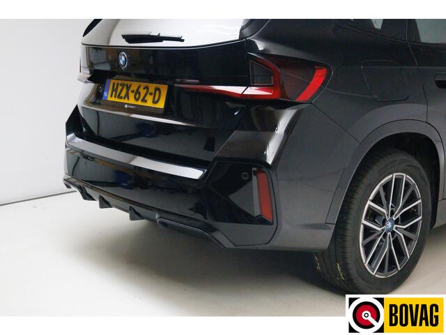 BMW X1 xDrive25e M-sport 245 PK automaat | Stoelverwarming + massage | Stuurverwarming | Navigatie Keyless, Elektrische achterklep, Privacy glas, App-connect, Cruise, Led