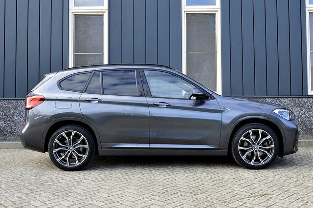 BMW X1 xDrive25e M-Sport Rijklaarprijs-Garantie SOH 96% Panoramadak Leder Interieur Led Apple carplay