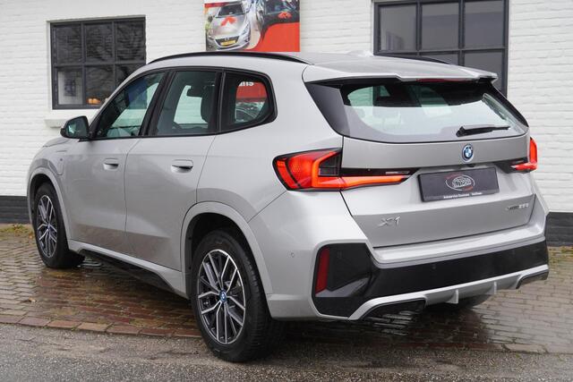 BMW X1 xDrive25e PHEV Sportstoelen M-pakket Shadow line Elec achterklep