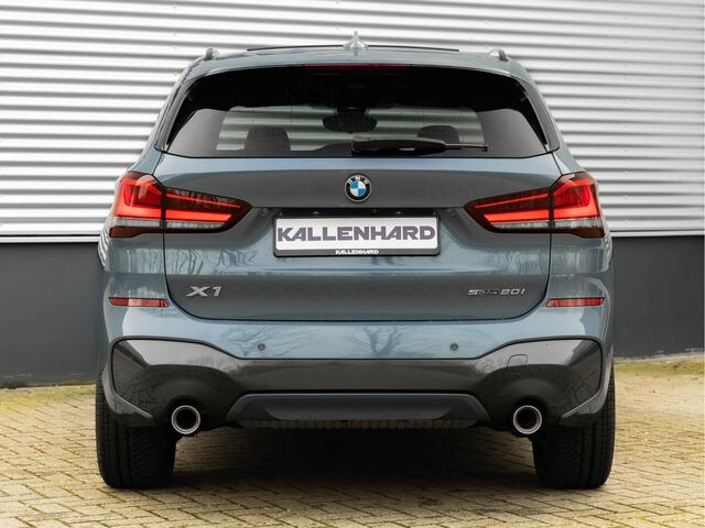 BMW X1 sDrive20i M-Sport - Pano - Trekhaak - Memoryzetel - Camera - Harman Kardon