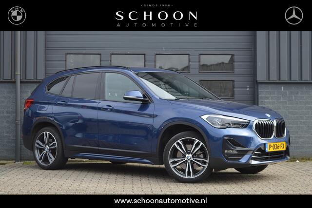 BMW X1 xDrive20i High Executive | PANO | HUD | KEYLESS | CAM | TREKHAAK |