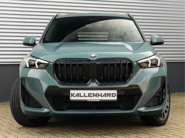 BMW X1 sDrive18i M-Sport Pro - Pano - Massage Zetel - Trekhaak - ACC