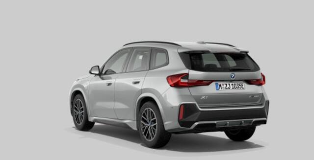 BMW X1 xDrive25e M Sport - Sportstoelen - Elektrisch verwarmde voorstoelen - Comfort Access - Grootlichtassistent - PREMIUM PACK - Voorbereiding Driving Assistant Plus -