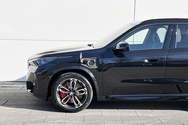 BMW X1 xDrive25e M Sportpakket Pro | Head-up display | Panoramadak | Trekhaak | Innovation Pack | Huisselectie