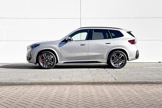 BMW X1 sDrive20i M Sportpakket Pro | Driving Assistant Plus | Innovation Pack | Comfort Pack | Travel Pack | Huisselectie