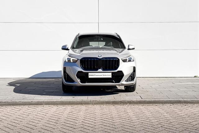 BMW X1 sDrive20i M Sportpakket Pro | Driving Assistant Plus | Innovation Pack | Comfort Pack | Travel Pack | Huisselectie