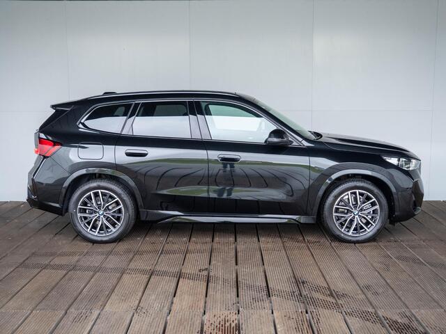 BMW X1 xDrive25e | M Sportpakket | Comfort Pack | Harman-Kardon | Stuurwielrand verwarmd | Comfort Access | Achteruitrijcamera | Panoramadak | Trekhaak