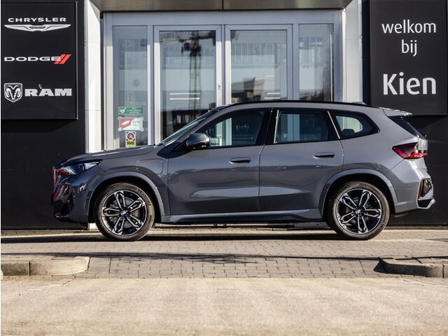 BMW X1 xDrive30e M Sport | Trekhaak af fabriek | leer | Innovation pack | 326 PK |