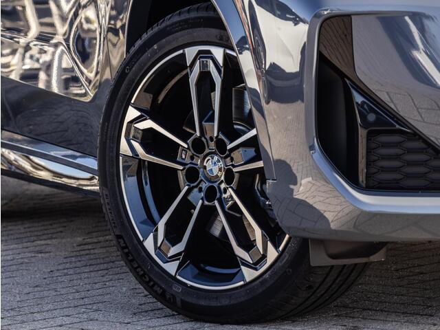 BMW X1 xDrive30e M Sport | Trekhaak af fabriek | leer | Innovation pack | 326 PK |