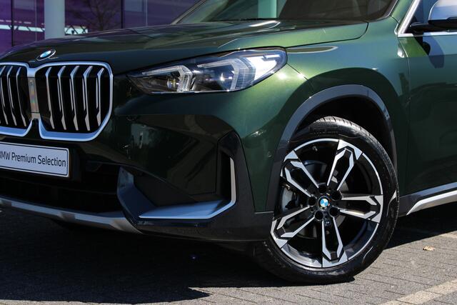 BMW X1 sDrive18i High Executive xLine Automaat / Panoramadak / Trekhaak / Sportstoelen / Comfort Access / Parking Assistant Plus / Stuurverwarming