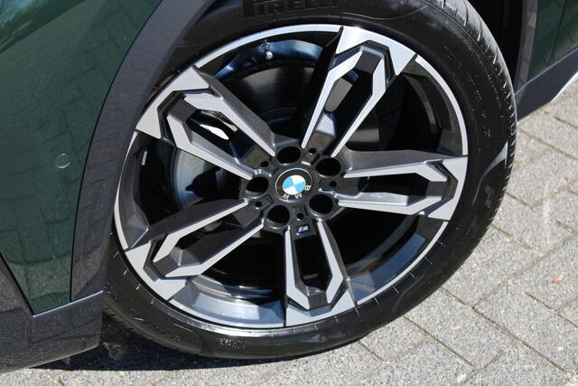 BMW X1 sDrive18i High Executive xLine Automaat / Panoramadak / Trekhaak / Sportstoelen / Comfort Access / Parking Assistant Plus / Stuurverwarming