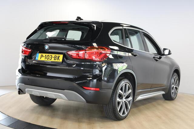 BMW X1 sDrive18i High Executive | Schuif-open dak | X-LINE | Leer | DAB+ | 19''