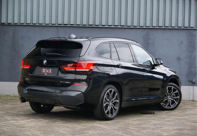 BMW X1 xDrive25e 220PK M-Sport Aut Shadow/Navi/Camera/HIFI/Stoelverwarming/Leer