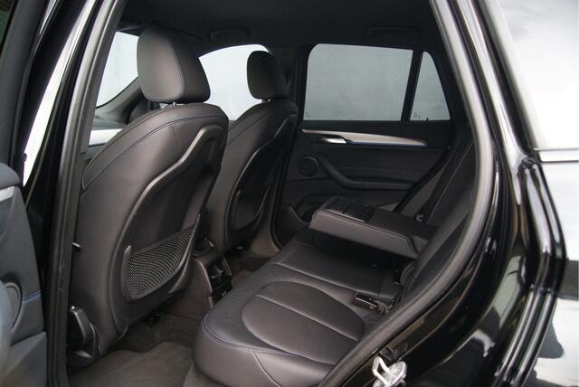 BMW X1 xDrive25e 220PK M-Sport Aut Shadow/Navi/Camera/HIFI/Stoelverwarming/Leer