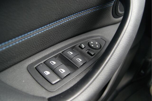 BMW X1 xDrive25e 220PK M-Sport Aut Shadow/Navi/Camera/HIFI/Stoelverwarming/Leer