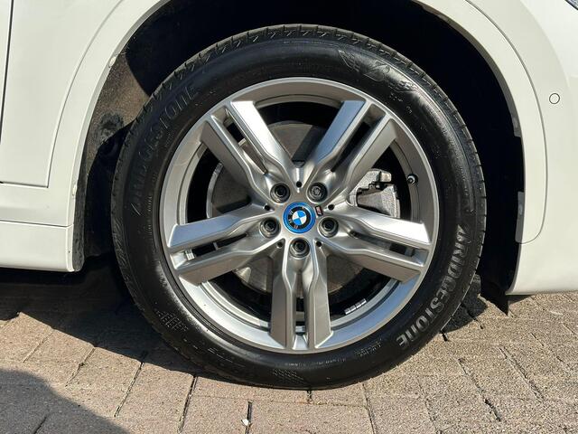 BMW X1 xDrive25e M Sport | M pakket | Afneembare Trekhaak | Sportstoelen | Stoelverwarming | Elek. verstelbare stoel met geheugen | Elektrische achterklep | Driving Assistant Plus