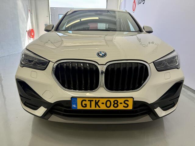 BMW X1 xDrive25e High Executive Carplay / HUD / Adaptive Cruise / Elektr achterklep