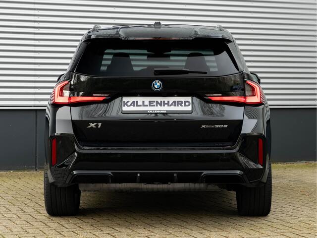 BMW X1 xDrive30e M-Sport Pro - M-Zetels - Full-Option - NP76.000