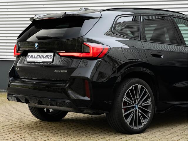 BMW X1 xDrive30e M-Sport Pro - M-Zetels - Full-Option - NP76.000