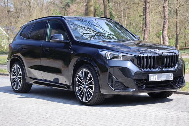 BMW X1 sDrive18i M-Pakket | HUD | Keyless | Adap LED | 360 Camera | Stoelverwarming | DAB | Etc.