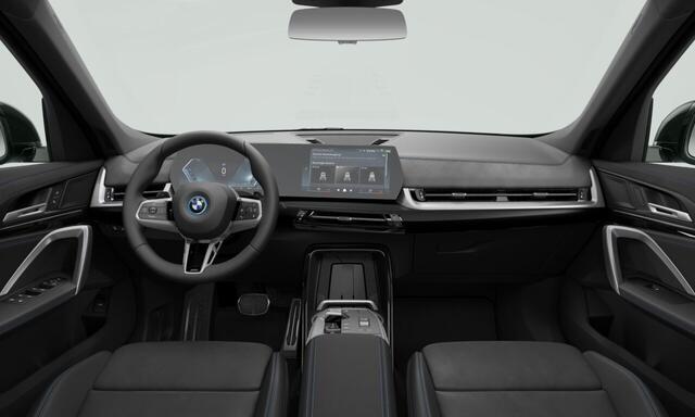 BMW X1 xDrive25e | M-Sport Pro | 19'' | Panorama. | Driv. Plus | Trekhaak | Stuur + stoelverw. | Getint glas | Comf. Acc.