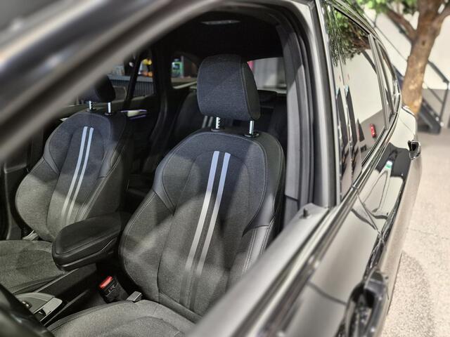 BMW X1 xDrive25e High Executive M-Sport | "19 | Camera | Trekhaak | HUD | Carplay | 4x4