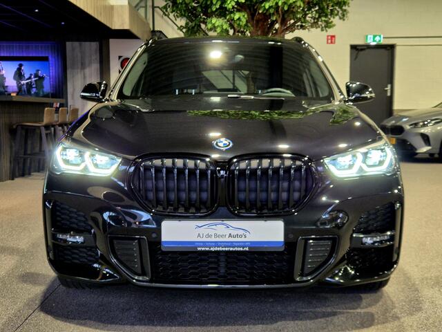 BMW X1 xDrive25e High Executive M-Sport | "19 | Camera | Trekhaak | HUD | Carplay | 4x4