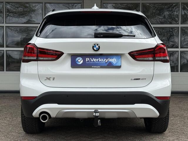 BMW X1 sDrive18i X LINE | HARMAN KARDON | CAMERA | LEDER | TREKHAAK | STOELVERWARMING |