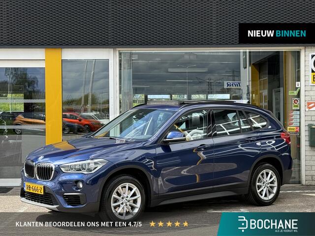 BMW X1 sDrive20i High Executive | NAP | Trekhaak | Cruise adaptief | Stoelverwarming | LED | Achteruitrijcamera | Climate Control | Heads-up display | Elektrisch glazen panorama-dak |