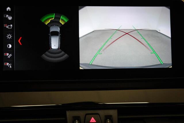 BMW X1 sDrive18i High Executive Edition | XLINE / PARKING- PACK | HEAD UP | LEDER | STOELVERWARMING | CAMERA | 18"