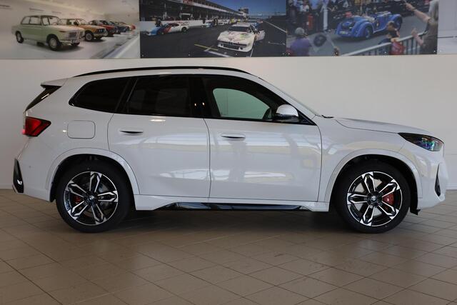 BMW X1 xDrive25e | M Sportpakket Pro | Panorama Dak | Comfort Access | Elektr. Trekhaak