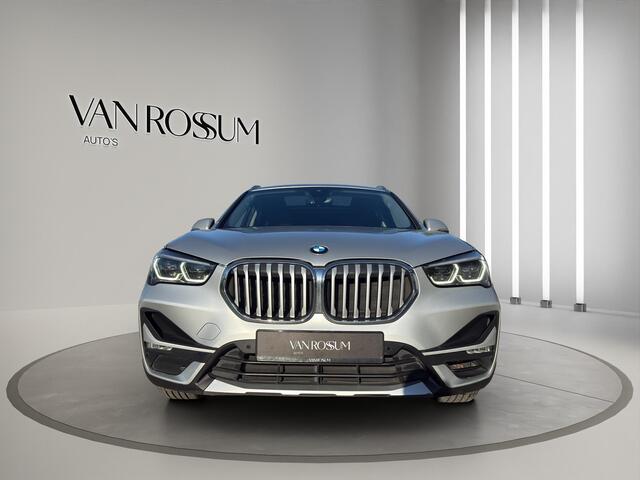 BMW X1 xDrive25e High Executive X-Line Panorama | Leder | Sportstoelen | Led | Park sensors V+A |