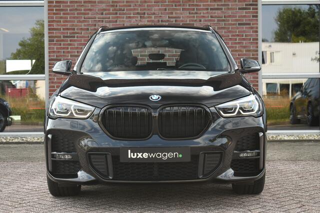 BMW X1 xDrive25e 220pk M-Sport Leder Stuurverw LED El-klep DAB BTW-auto!
