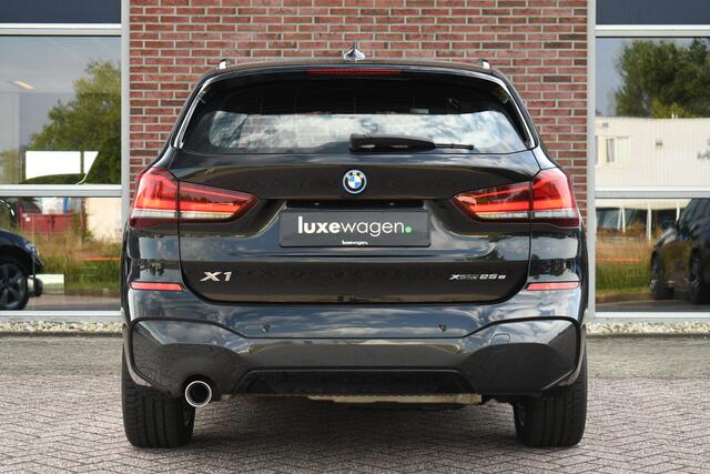 BMW X1 xDrive25e 220pk M-Sport Leder Stuurverw LED El-klep DAB BTW-auto!