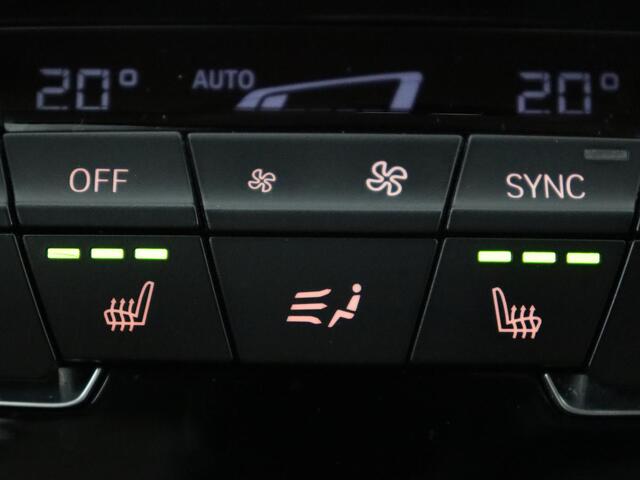 BMW X1 sDrive20i Business Edition Plus | Leder | Head-Up | Trekhaak | Stoelverwarming | Carplay | Sfeerverlichting | Full LED | Navigatie | Sportstoelen | Climate control | Parkeerhulp | Cruise control