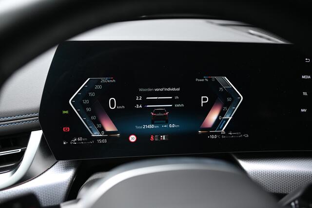 BMW X1 xDrive25e M Sport Automaat / Sportstoelen / Comfort Access / Achteruitrijcamera / Adaptieve LED / Stoelverwarming / M Adaptief onderstel
