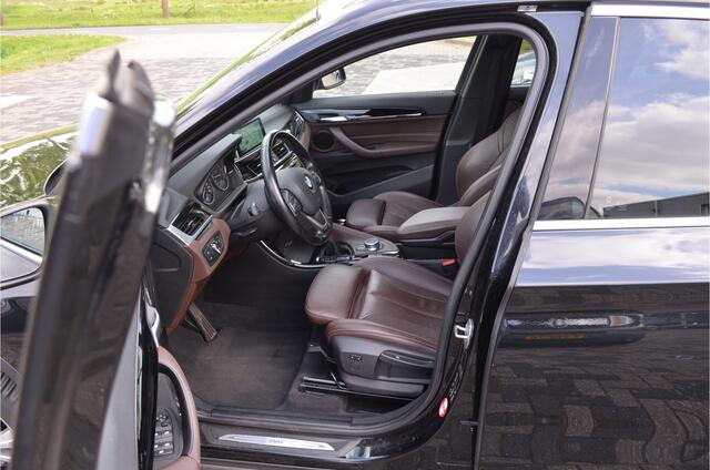 BMW X1 xDrive20i High Executive | Panoramadak | Afn. Trekhaak 2000kg | Leer | Head Up |